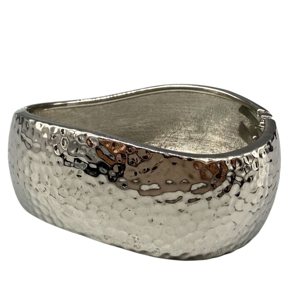 VTG Textured Hammered Wavy Hinged Wide Cuff Bangle Bracelet Silver Tone Chic
